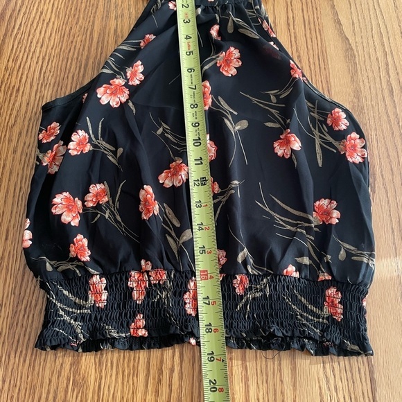 Sienna Sky Floral Crop Halter Top Size XS - Picture 4 of 6